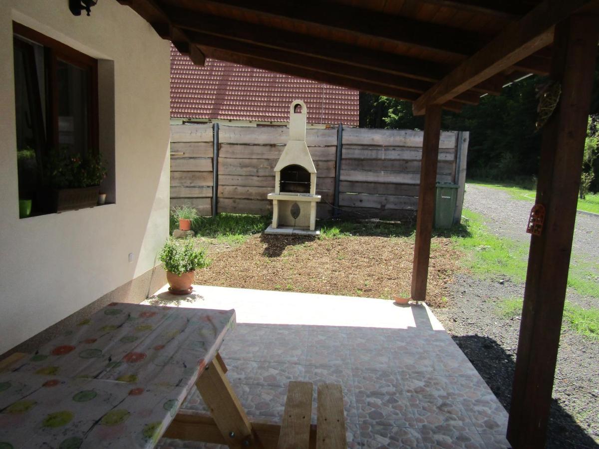 Rekreacni Dum V Brdech Pod Svatou Annou Villa Ohrazenice  Exteriör bild
